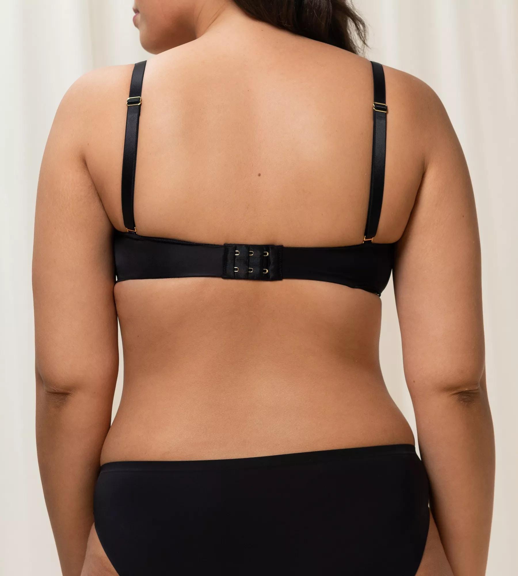 Бюстгальтер с косточками с плотными чашками и отстегивающимися бретелями