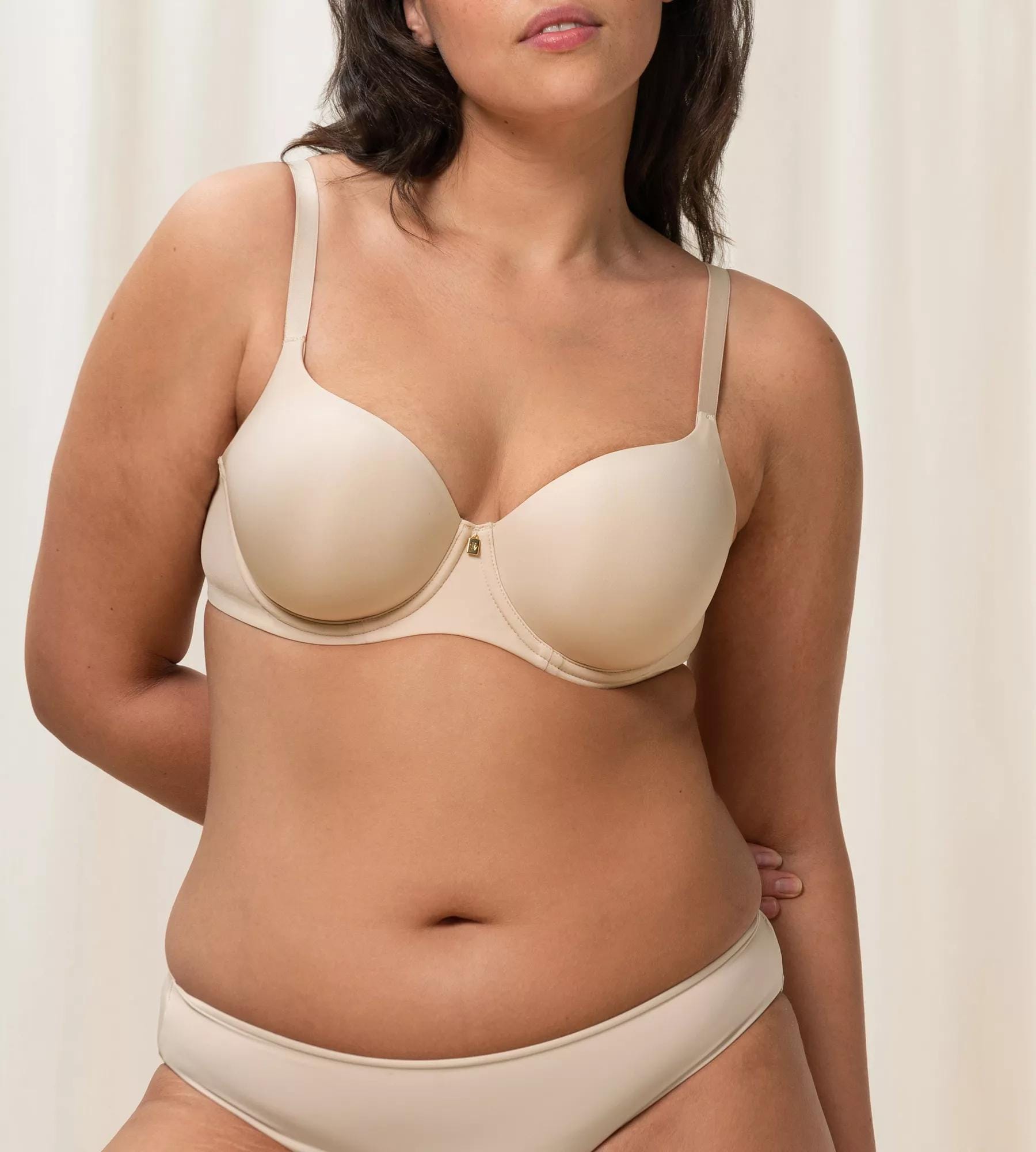 Элегантный бюстгальтер с косточками с плотными чашками