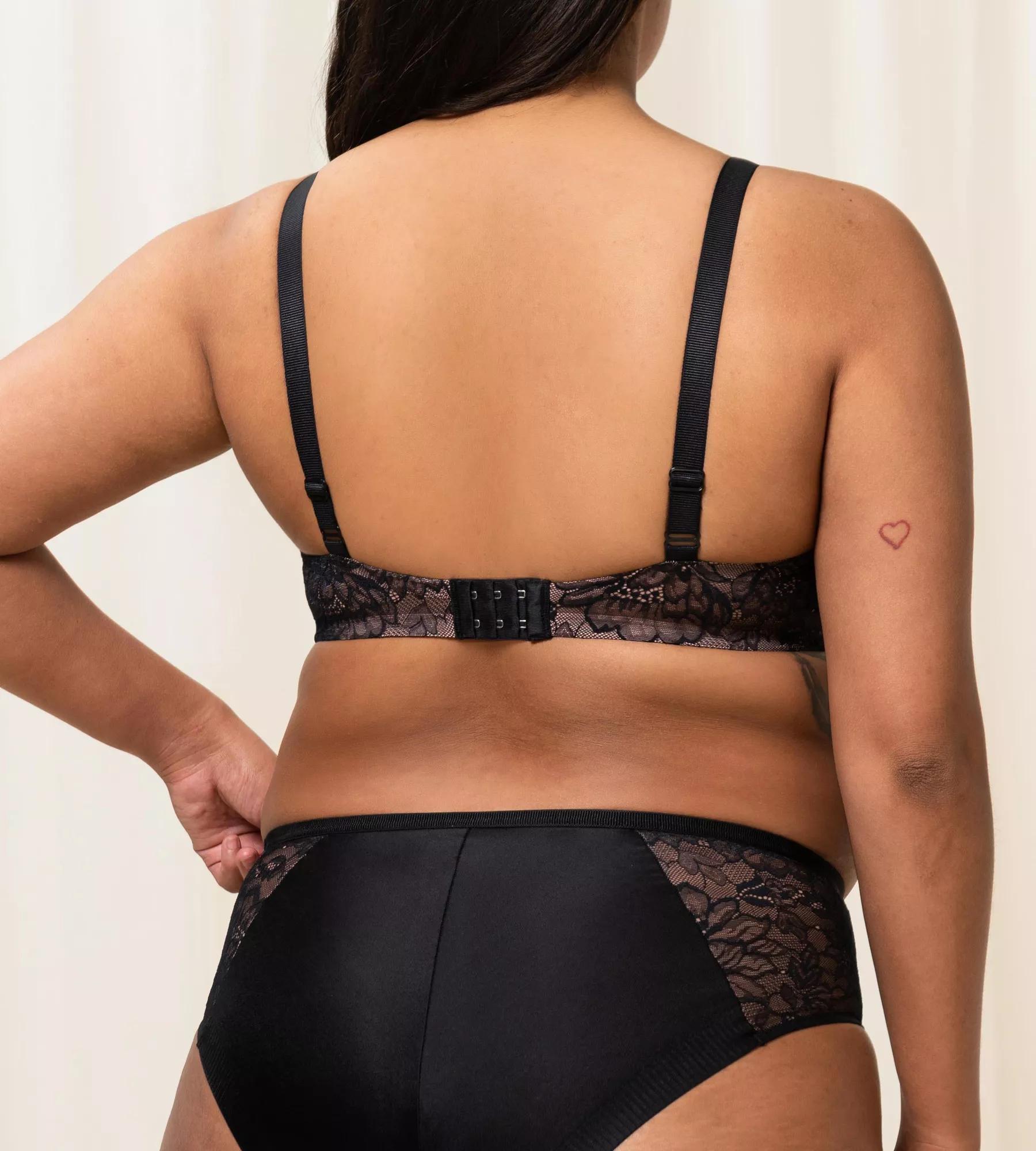 Бюстгальтер с косточками с плотными чашками