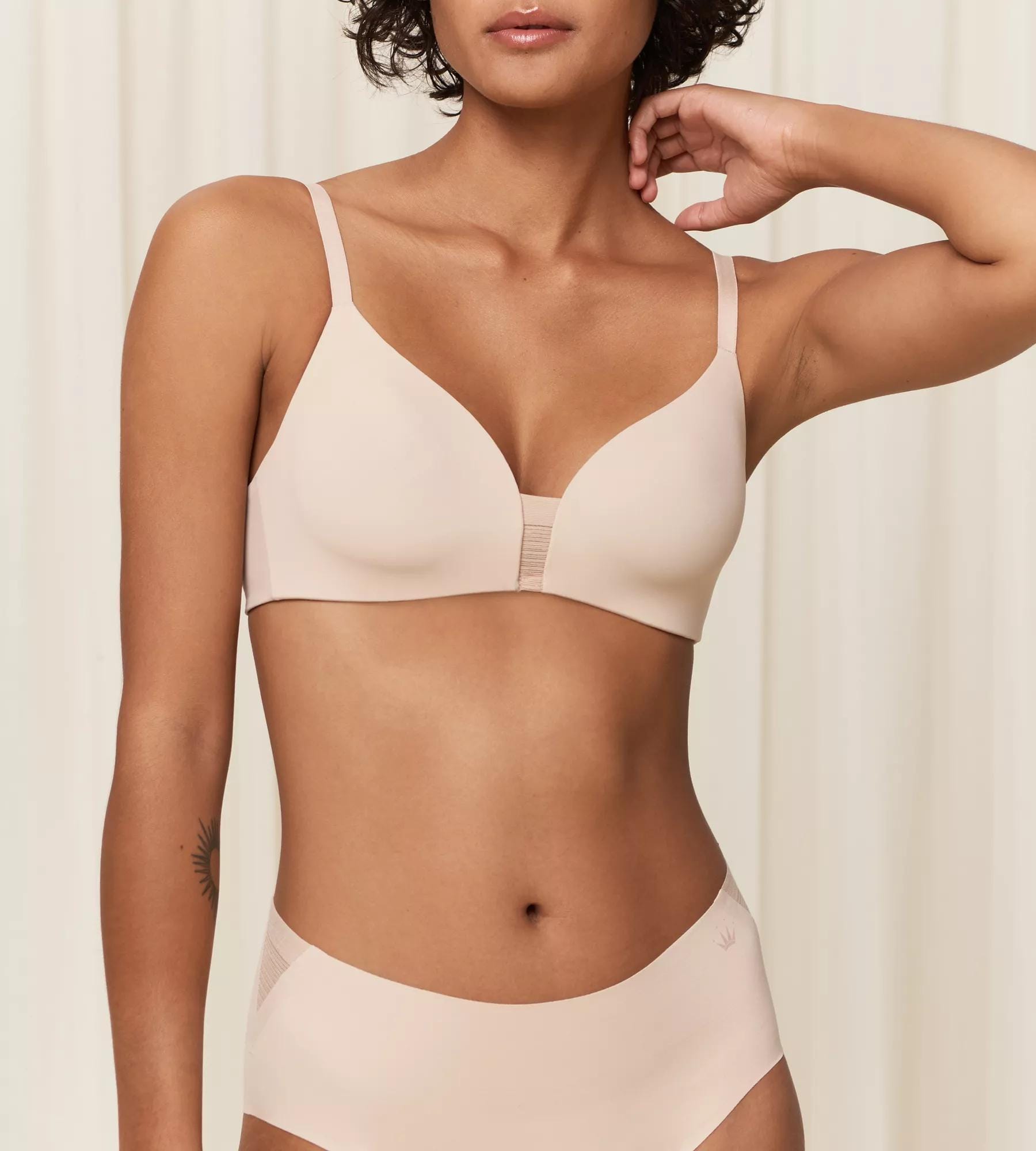 Бюстгальтер без косточек с плотными чашками