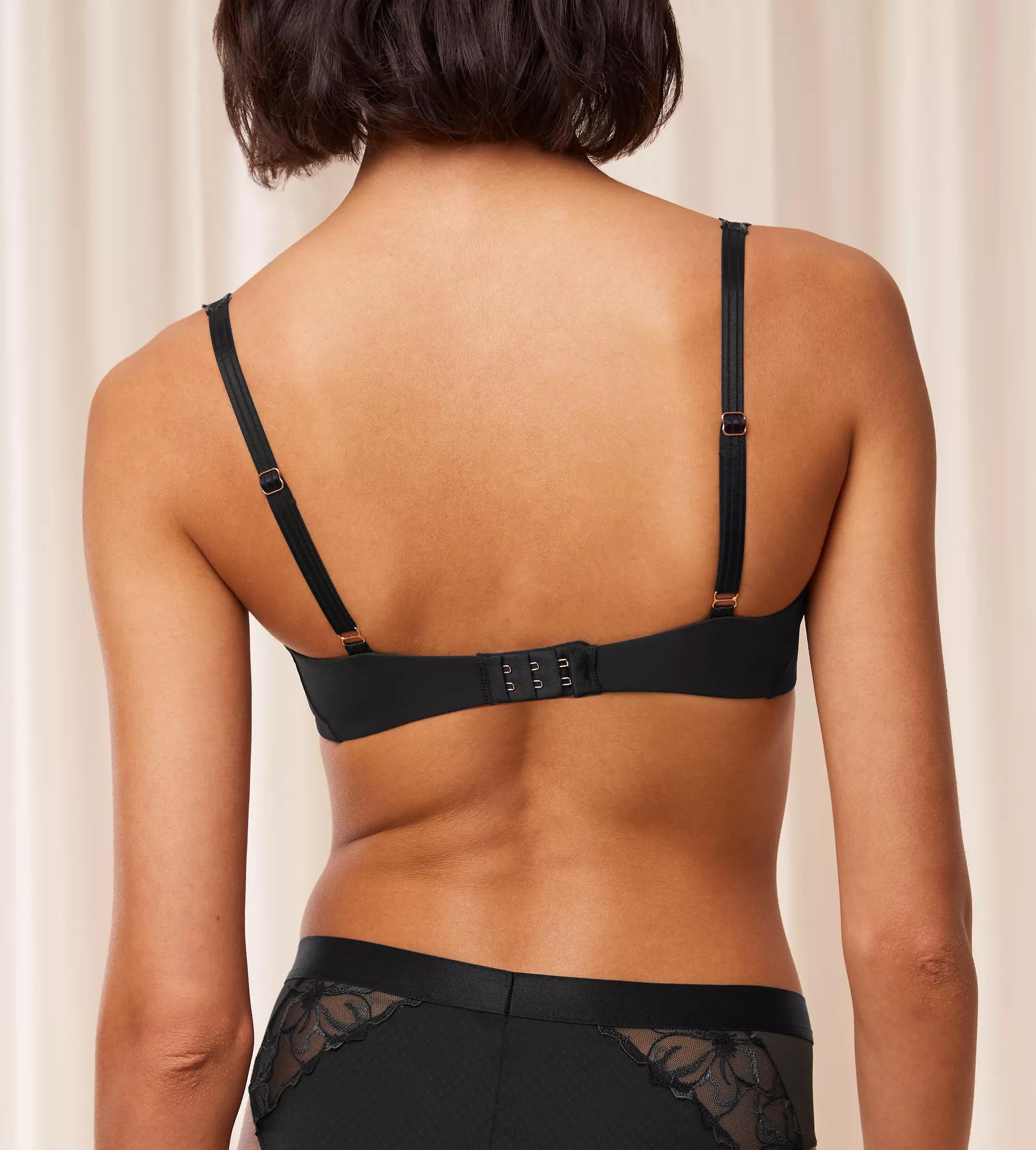 Бюстгальтер с косточками с плотными чашками