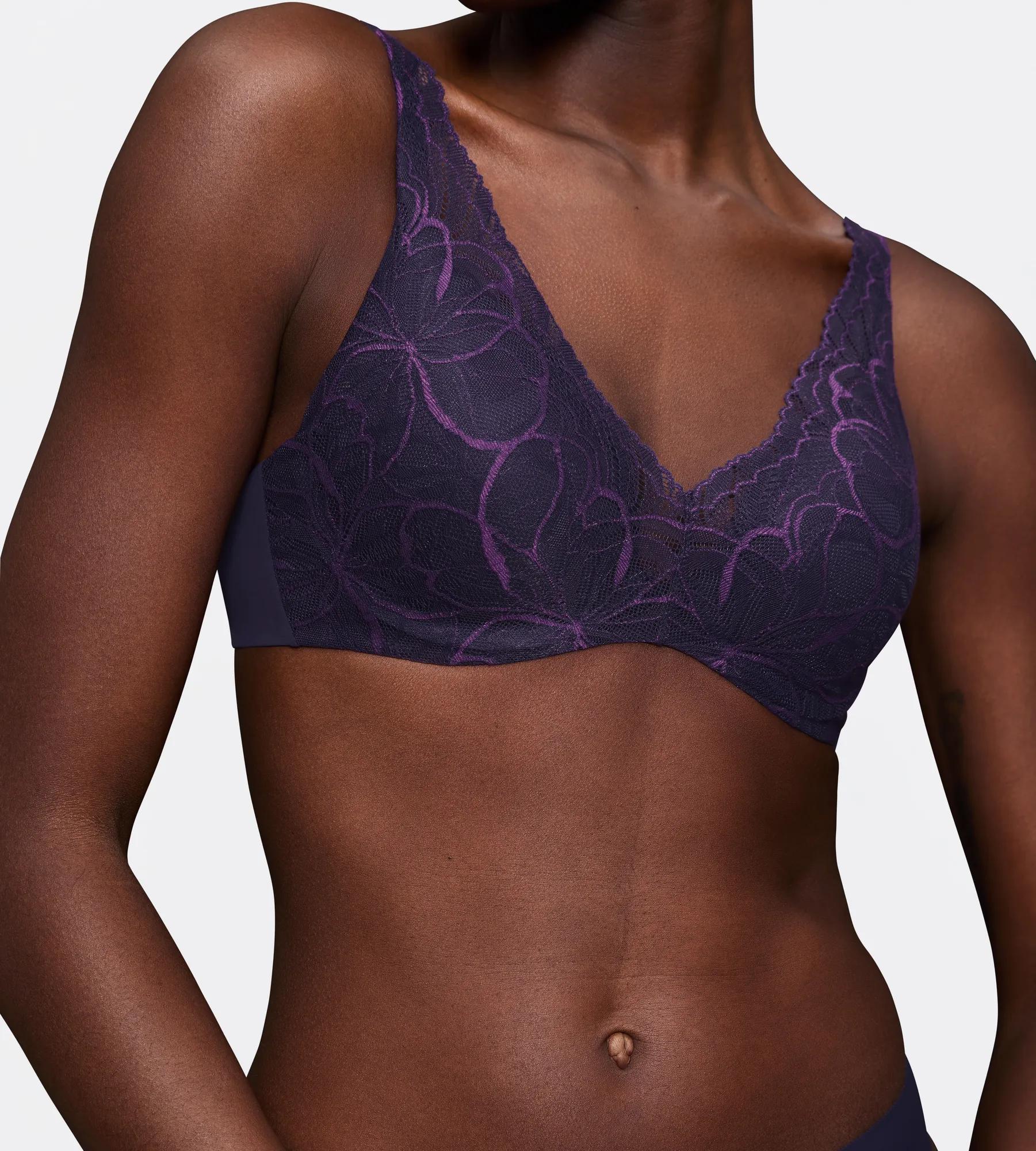 Бюстгальтер с косточками с плотными чашками