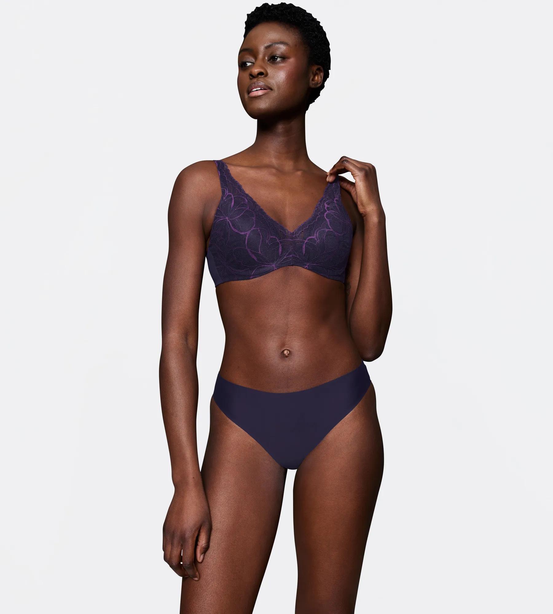 Бюстгальтер с косточками с плотными чашками