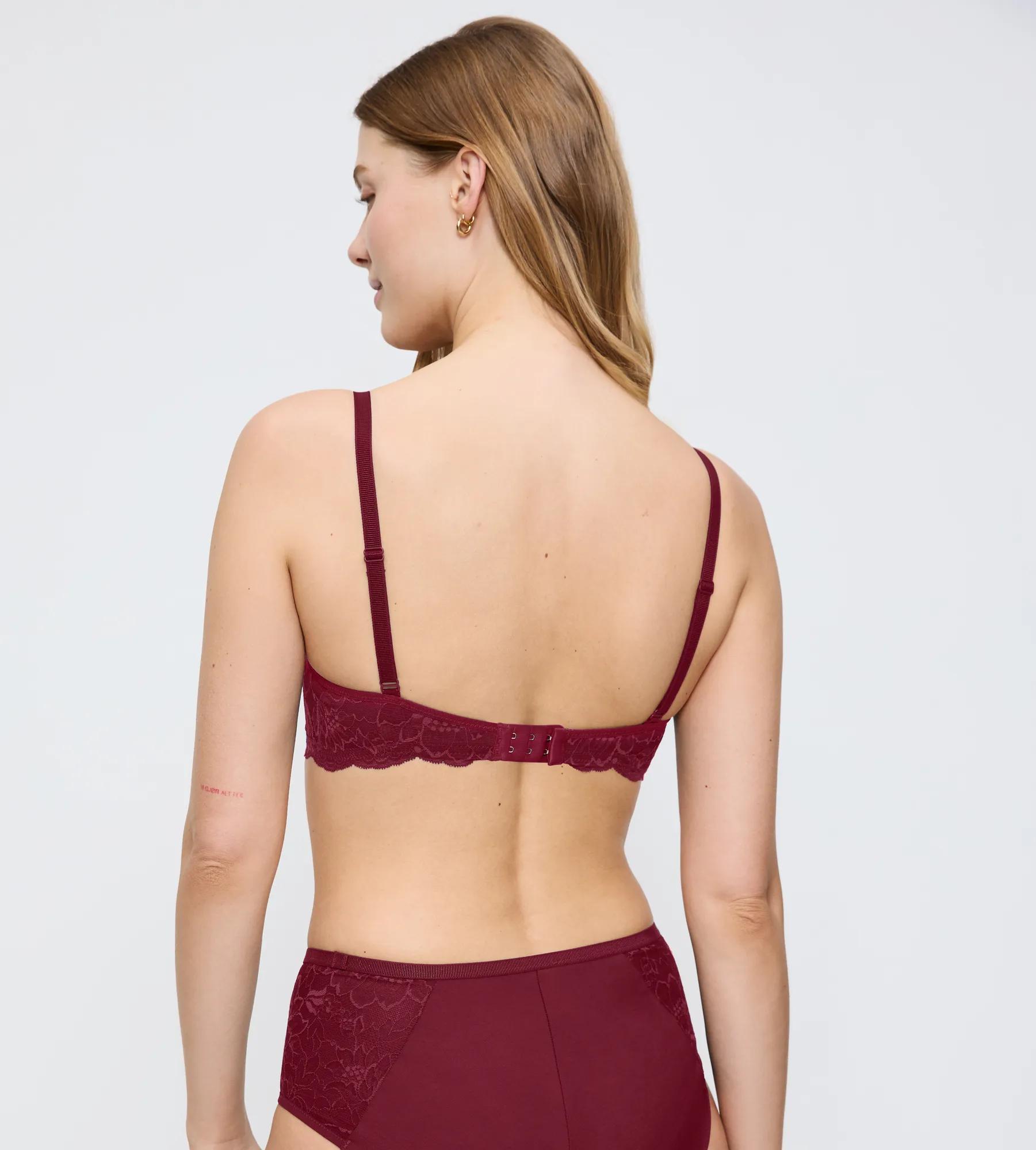 Бюстгальтер с косточками с мягкими чашками