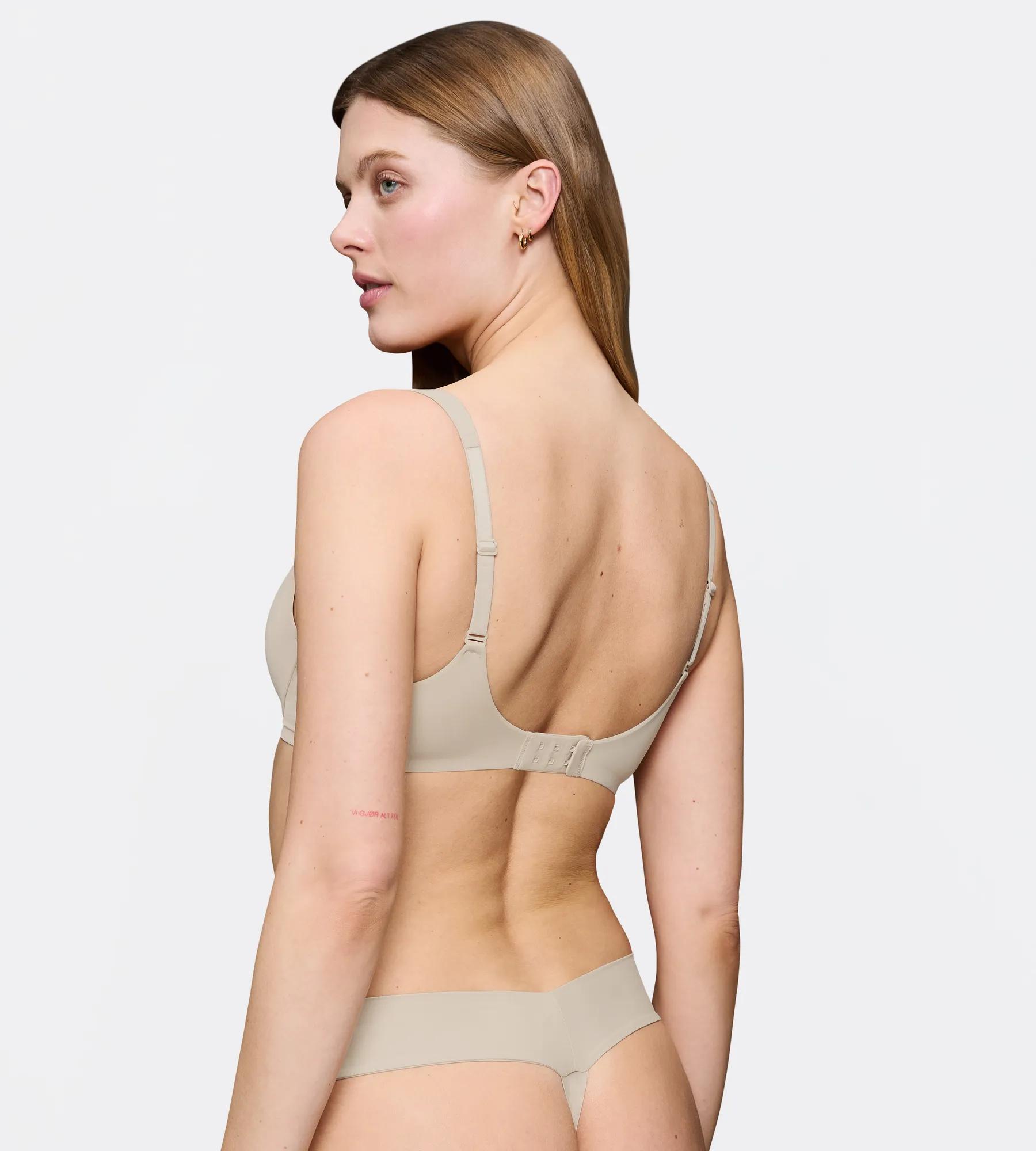 Бюстгальтер с косточками с плотными чашками