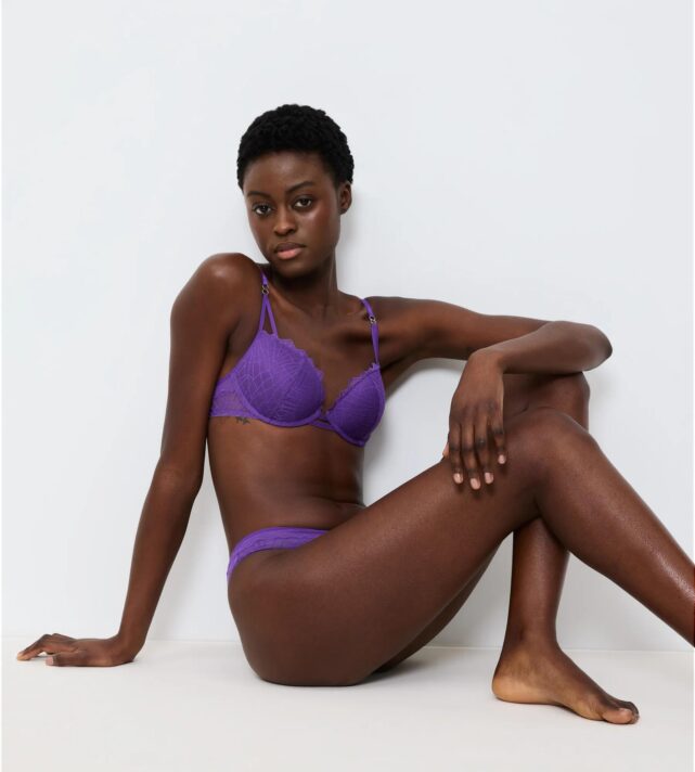 Бюстгальтер с косточками с пуш-ап