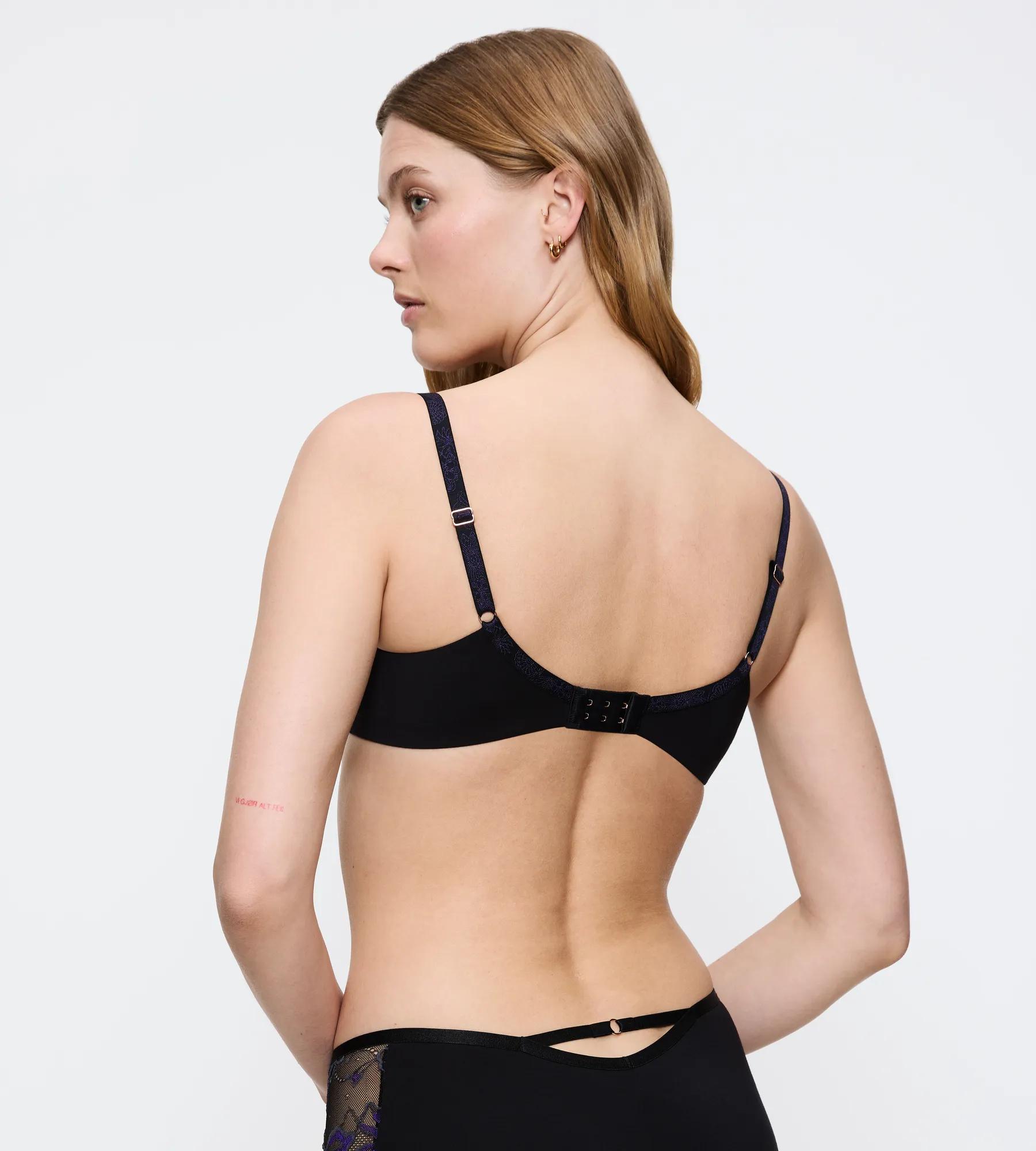 Бюстгальтер с косточками с мягкими чашками