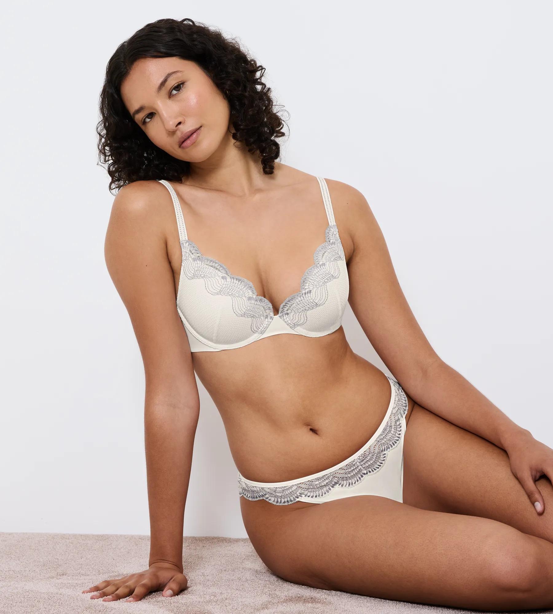 Бюстгальтер с косточками с пуш-ап