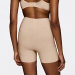 BMU ILLUSION СURVE BMU ILLUSION СURVE HW SHORT Бежевый