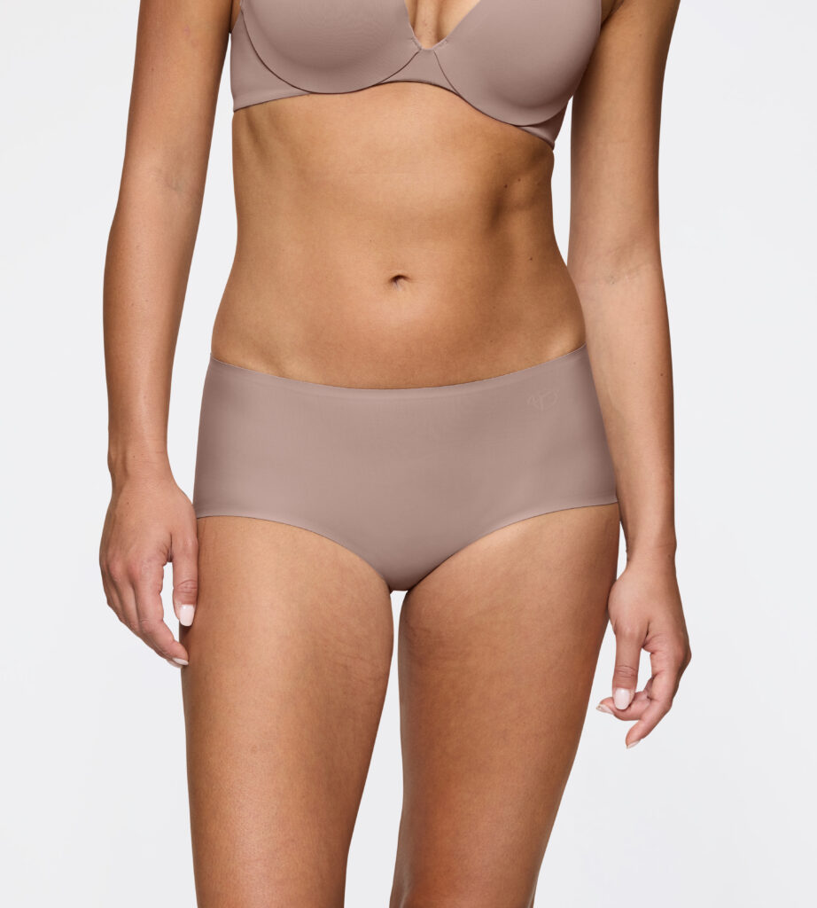 BODY MAKE-UP ILLUSION SHORTY EX Коричневый