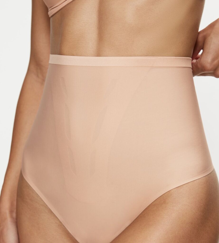 TRIUMPH SHAPE SMART HIGHWAIST STRING Нейтр.бежевый
