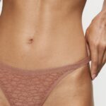 TRIUMPH SIGNATURE SHEER TRIUMPH SIGNATURE SHEER STRING Миндальный