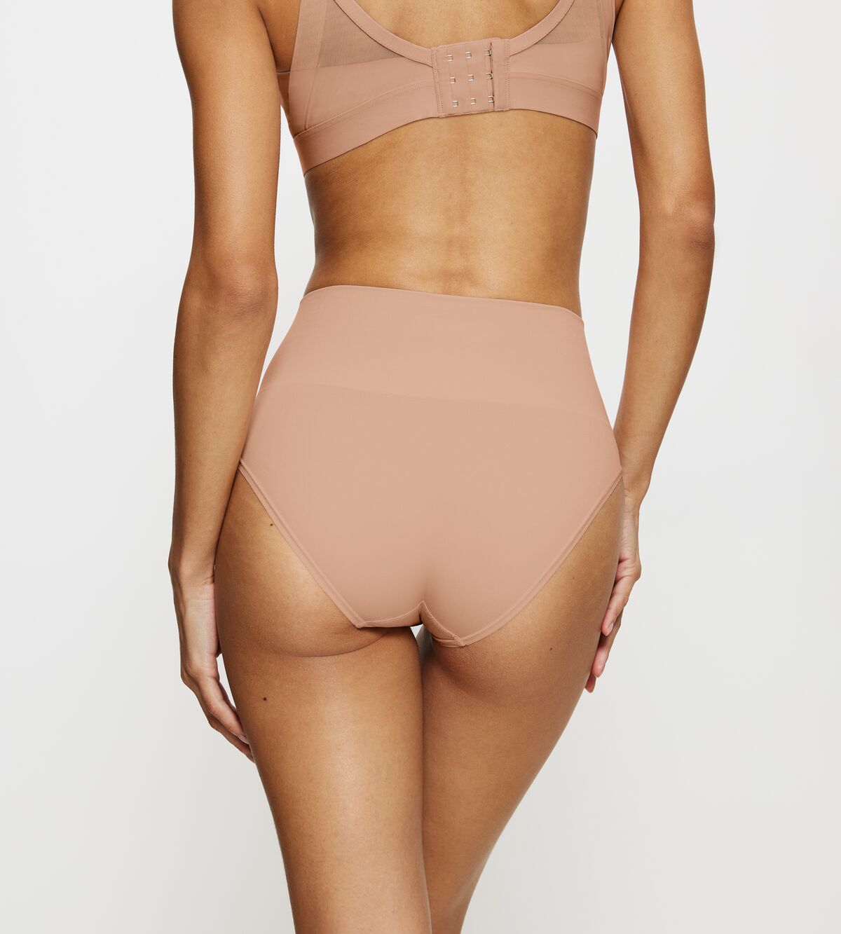 TRIUMPH SOFT SСULPT BANDEAU MAXI Нейтр.бежевый