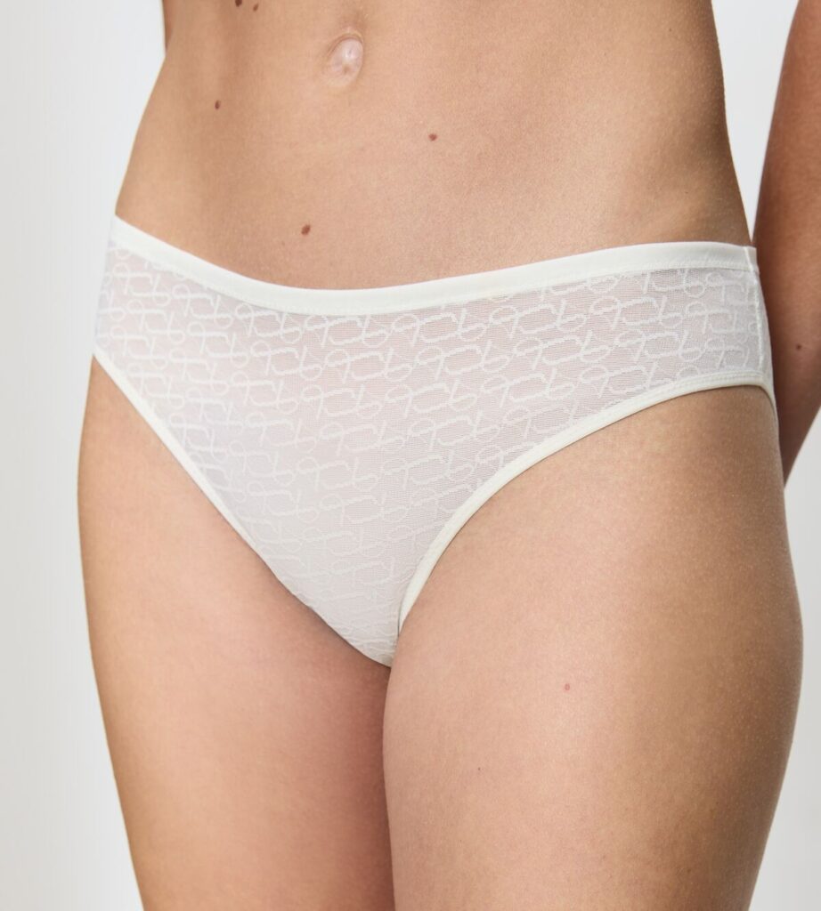 TRIUMPH SIGNATURE SHEER TAI EX Молочный