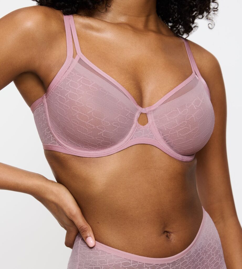 TRIUMPH SIGNATURE SHEER W01 EX Цветочный поцелуй
