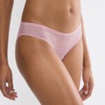 TRIUMPH SIGNATURE SHEER TRIUMPH SIGNATURE SHEER TAI EX Цветочный поцелуй