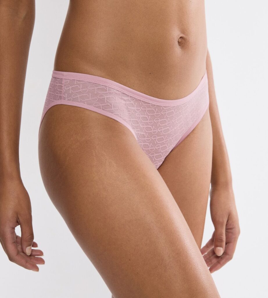 TRIUMPH SIGNATURE SHEER TAI EX Цветочный поцелуй