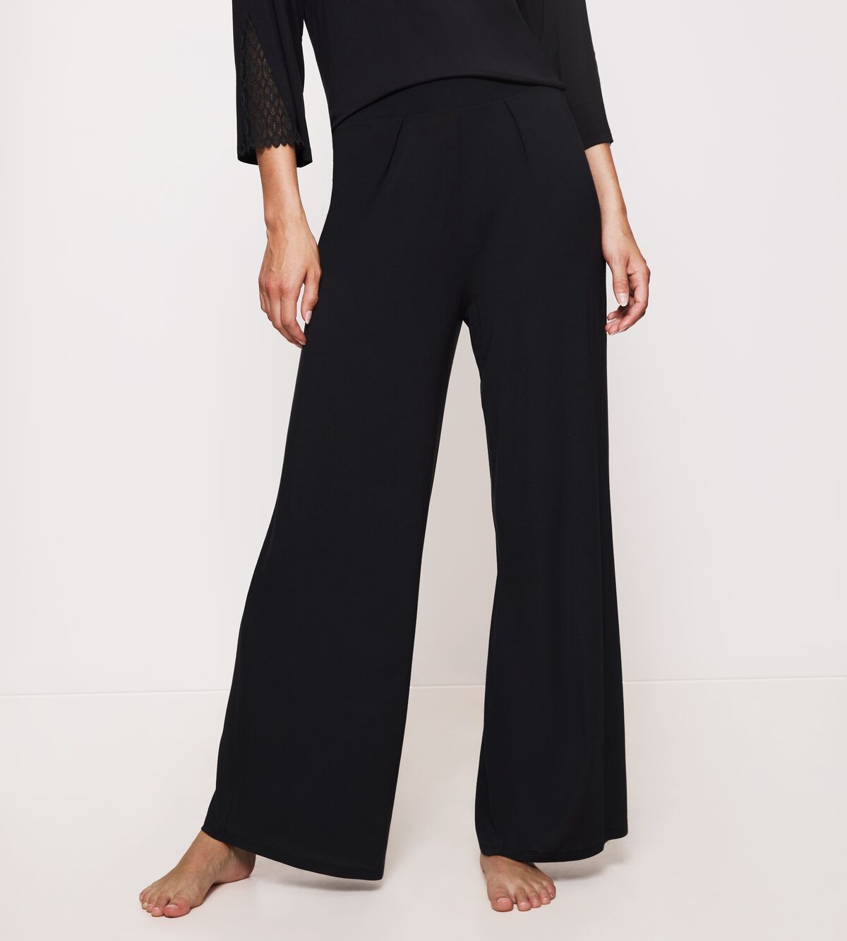 AURA SPOTLIGHT TROUSERS Черный