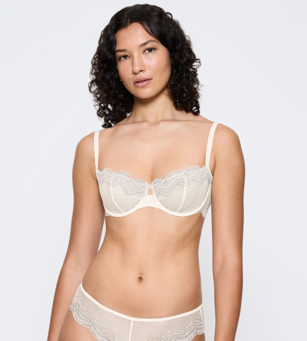 TRIUMPH СOMFORT GLAM TRIUMPH СOMFORT GLAM WH Белый шёлк