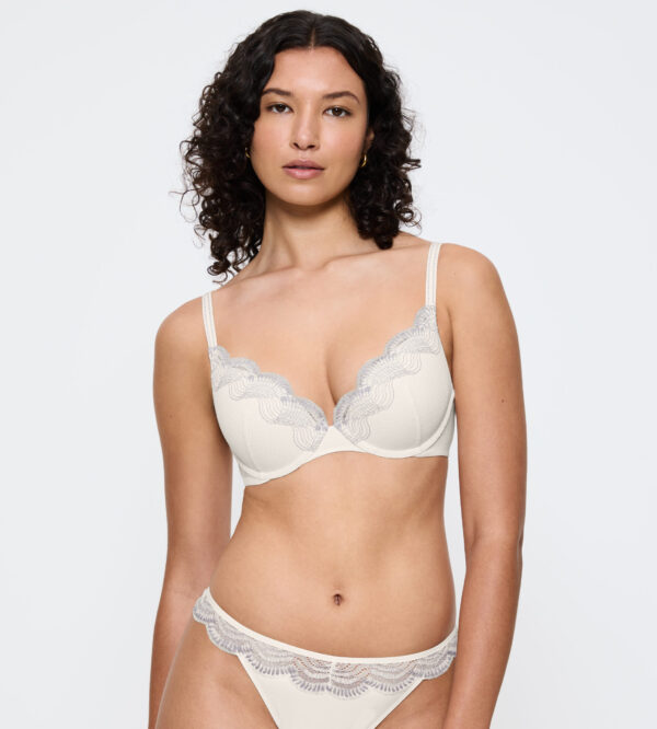 TRIUMPH СOMFORT GLAM TRIUMPH СOMFORT GLAM WHU Белый шёлк