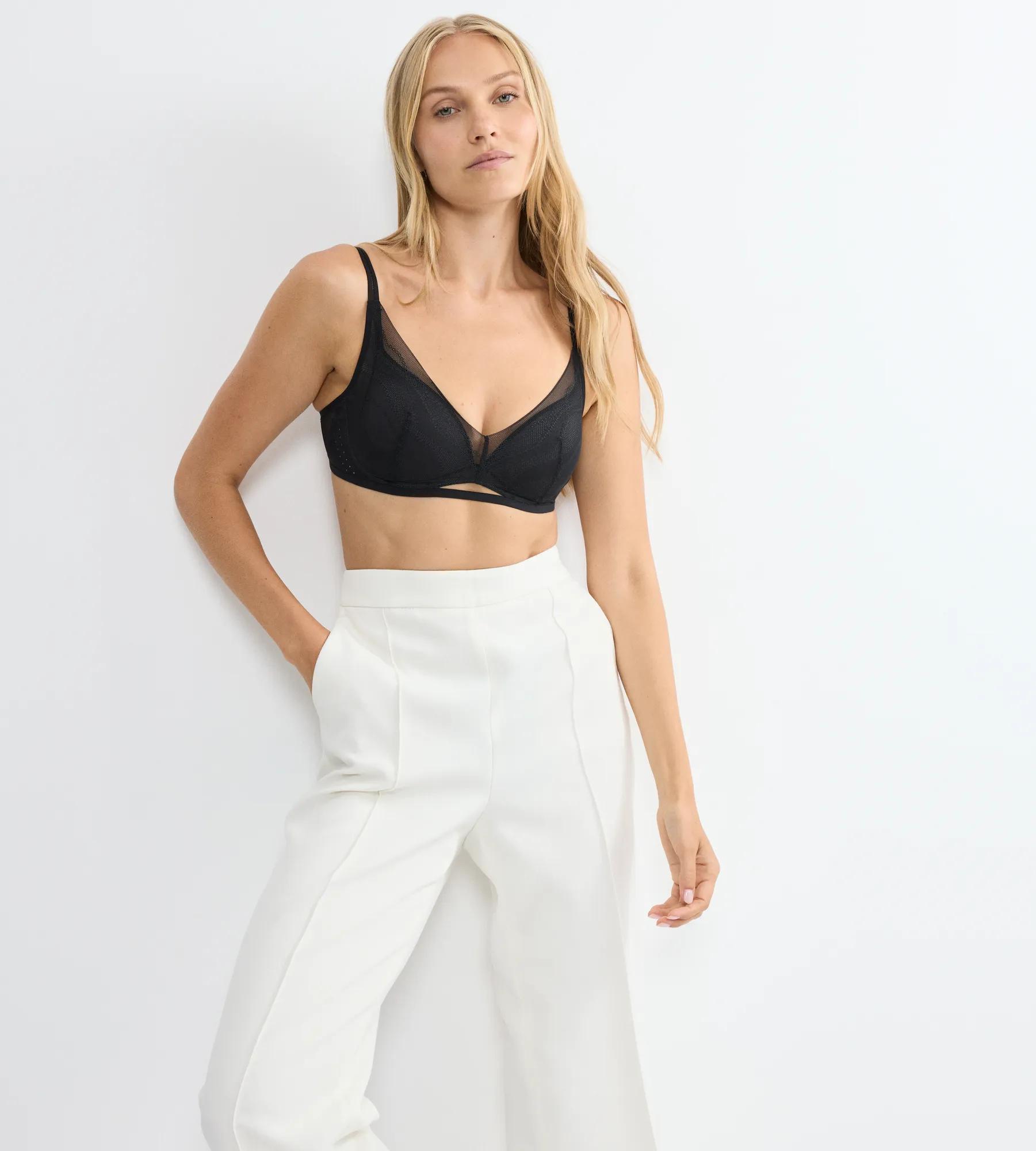 Бюстгальтер без косточек с плотными чашками