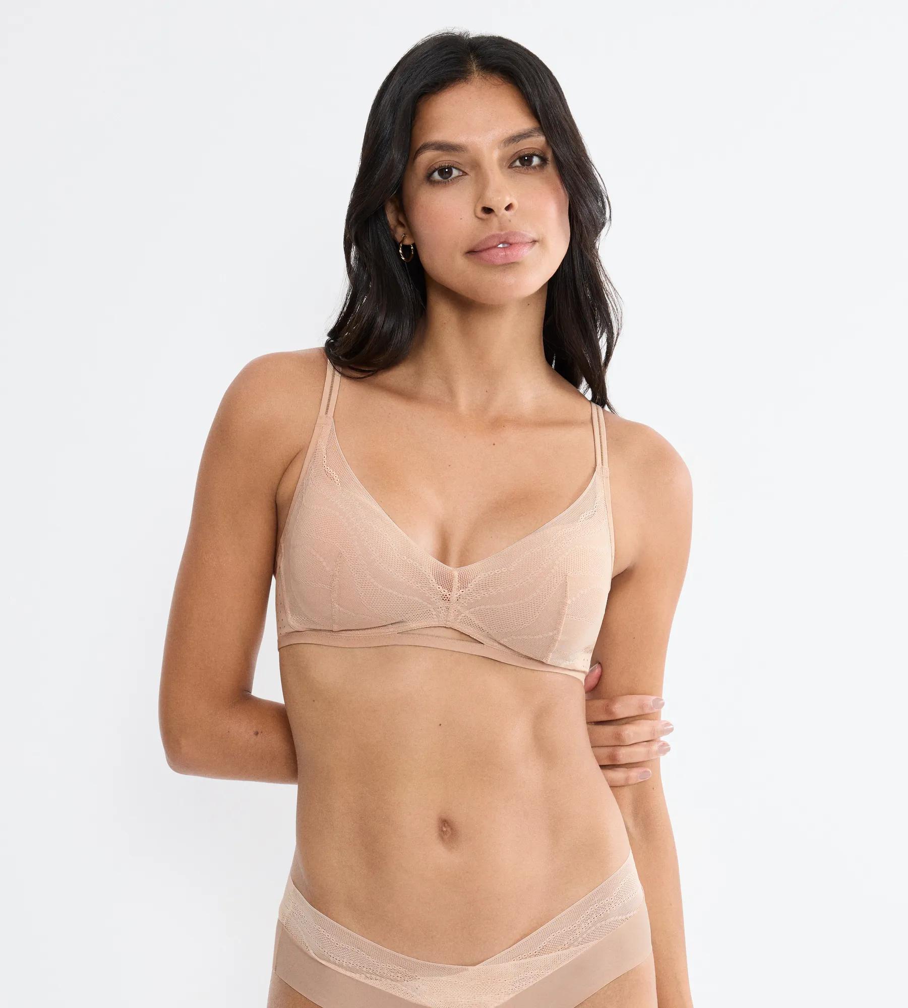 Бюстгальтер без косточек с плотными чашками