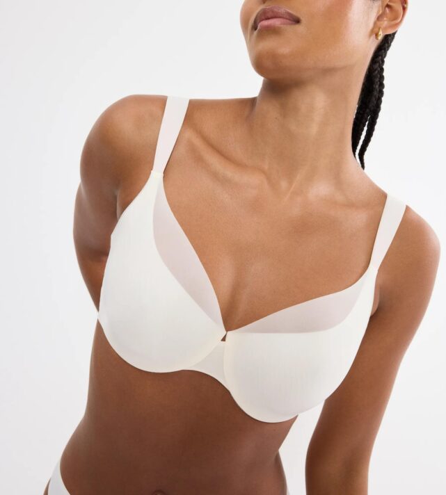 Бюстгальтер с косточками с мягкими чашками