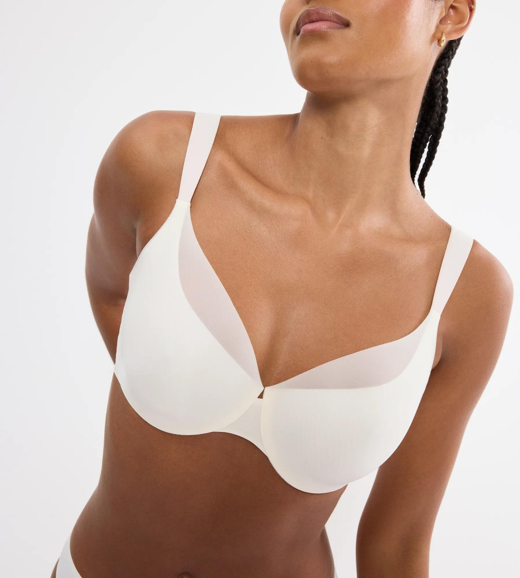 Бюстгальтер с косточками с мягкими чашками