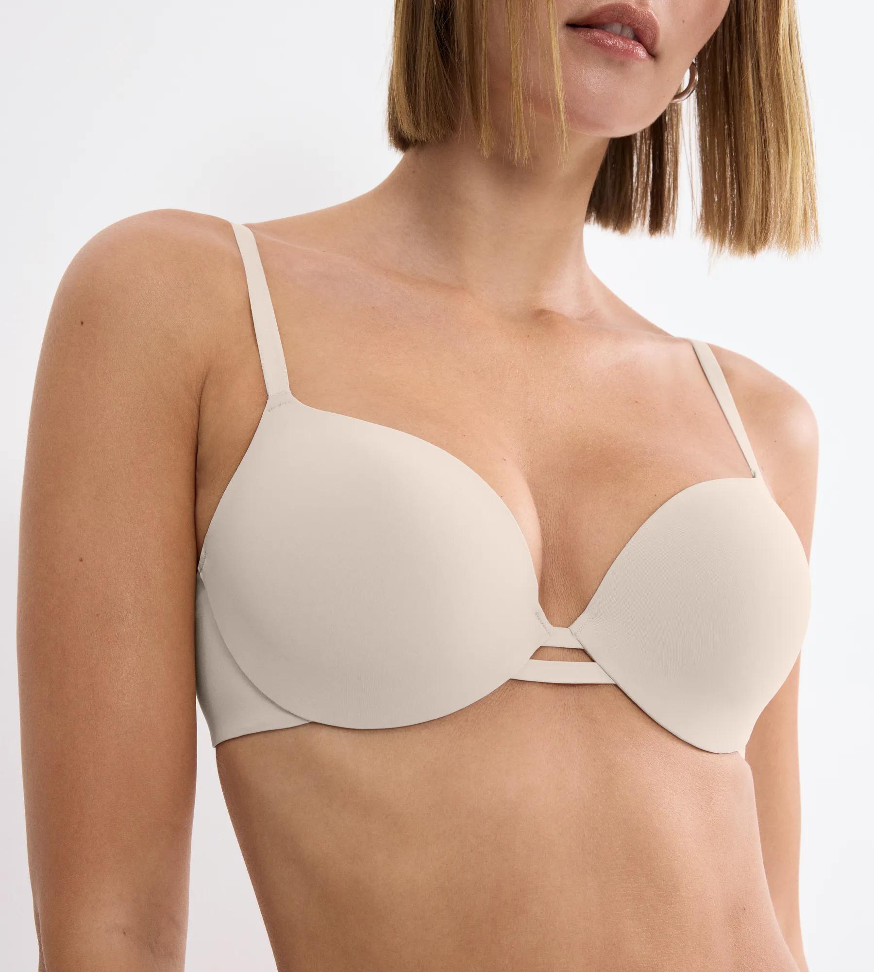 Бюстгальтер с косточками с плотными чашками