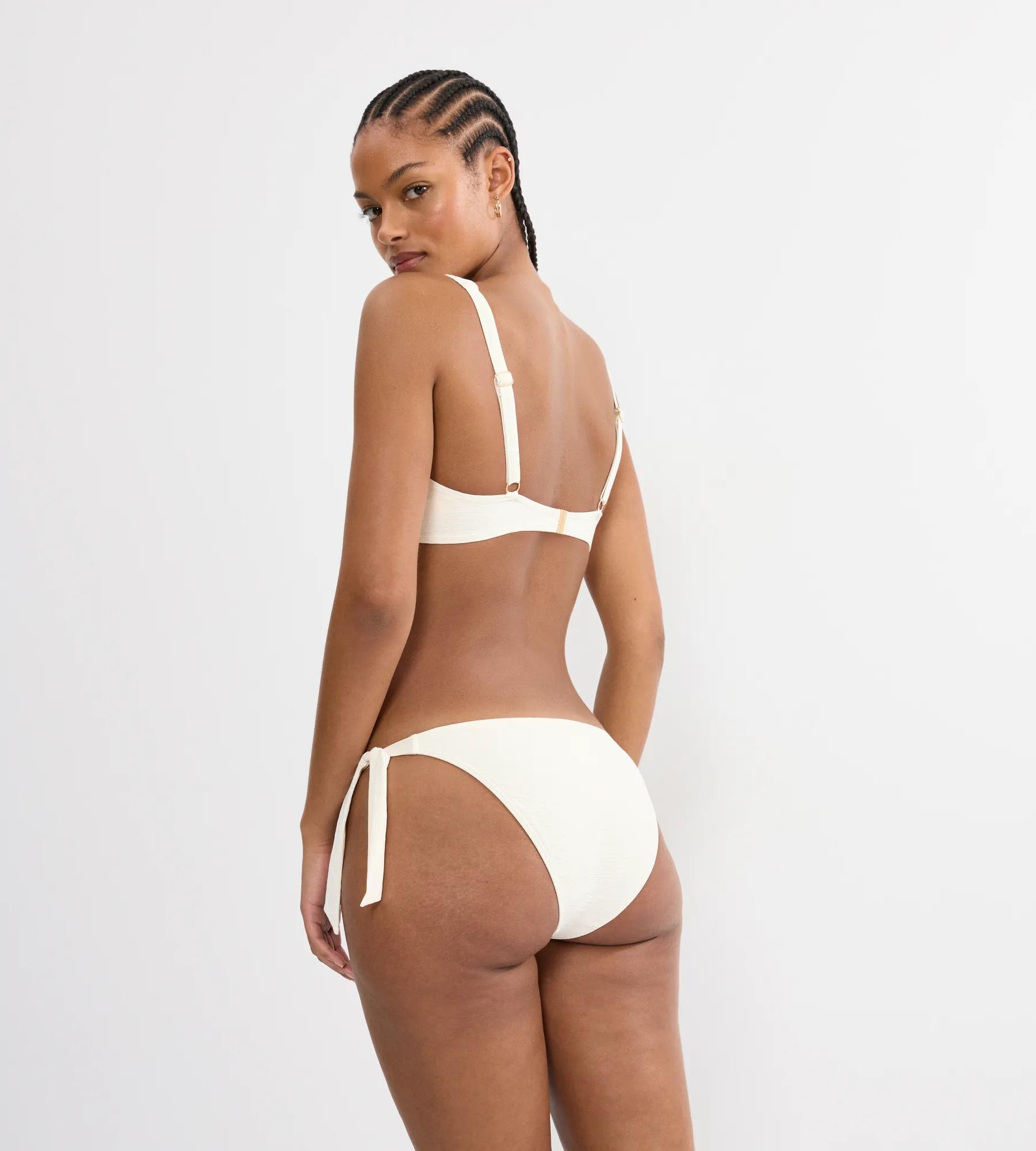 Бюстгальтер от купальника